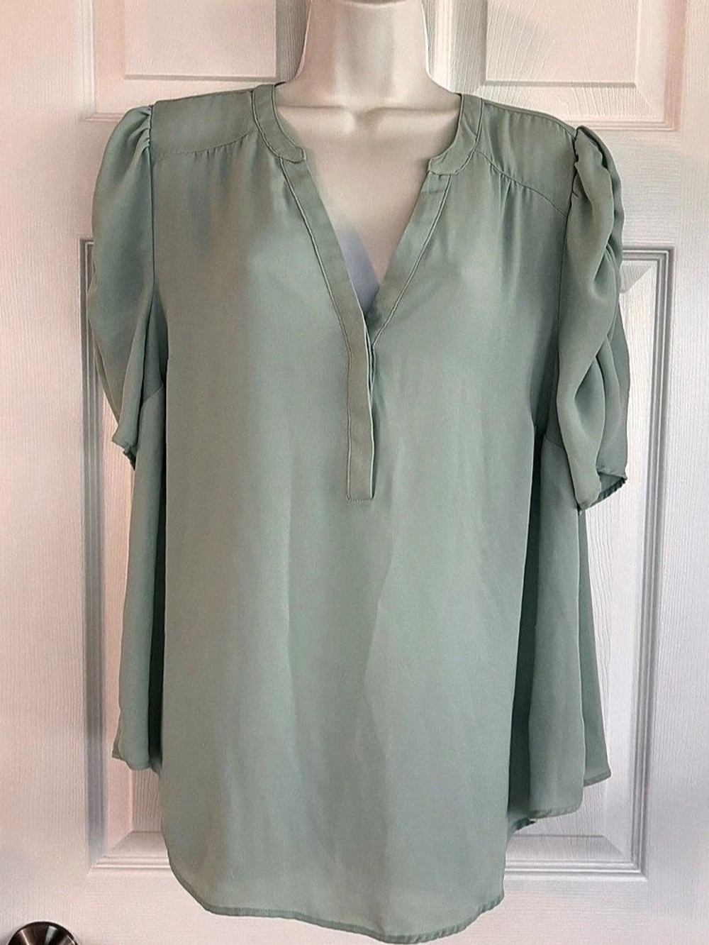 Torrid Harper Sage Green V-Neck Blouse Size 1X